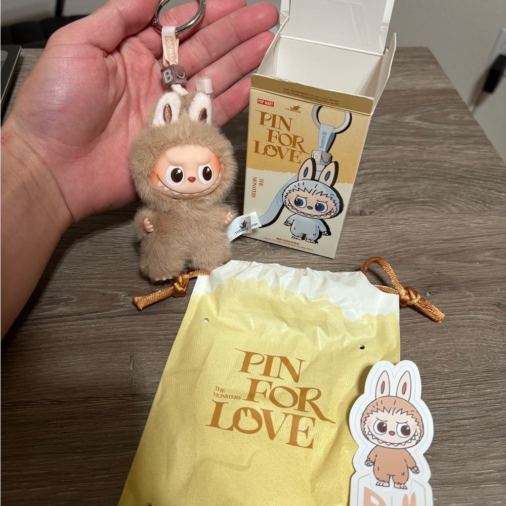 POP MART Labubu V4 The Monsters Pin For Love Alphabet Plush Pendant - Letter B